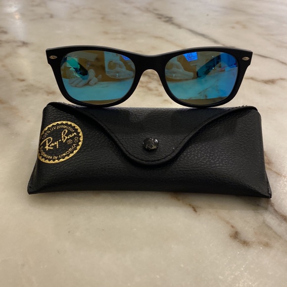 Wayfarer - Picture 2 of 5